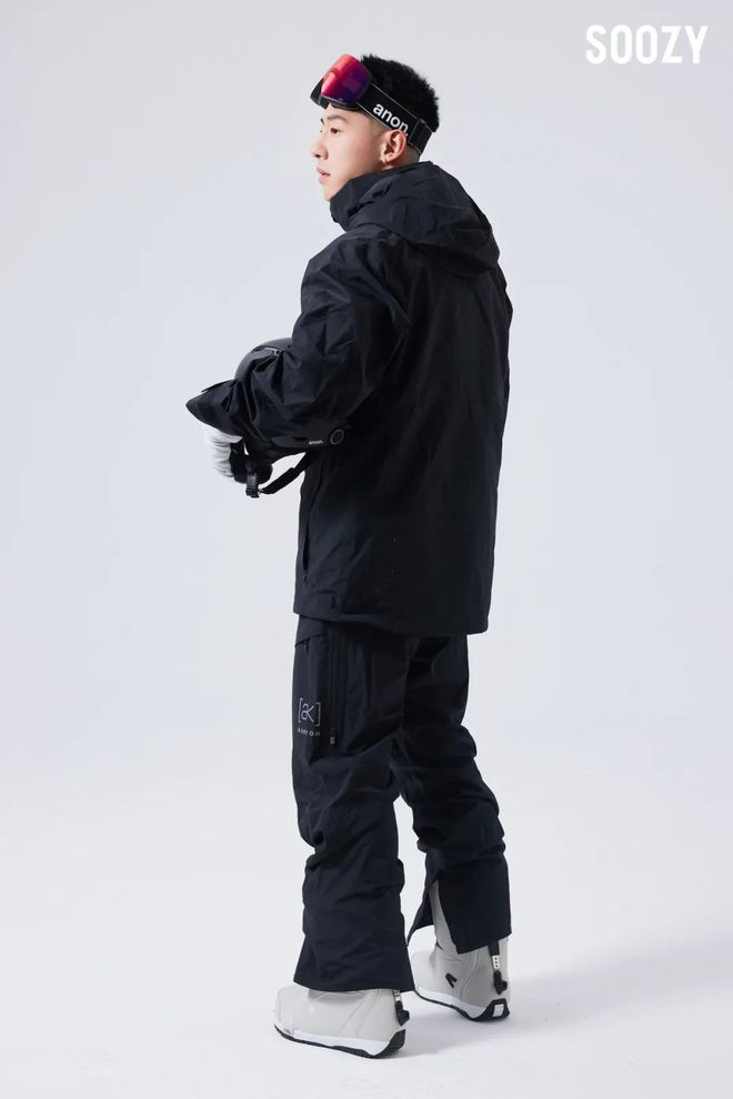 牌！6款男士单板滑雪服推荐凯发k8网站登录滑大雪穿大(图12)