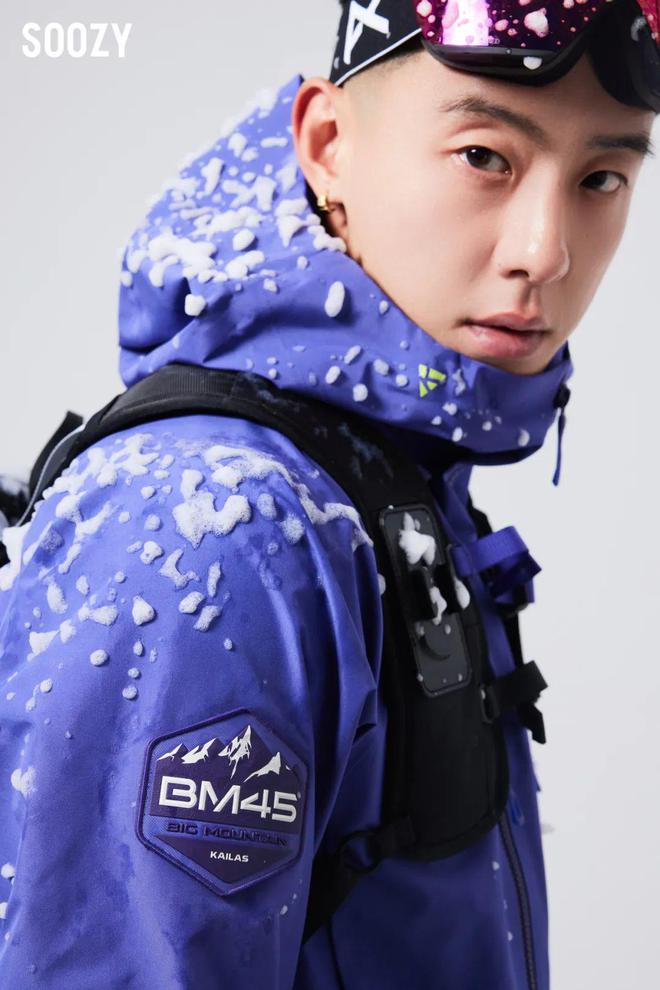 牌！6款男士单板滑雪服推荐凯发k8网站登录滑大雪穿大(图6)