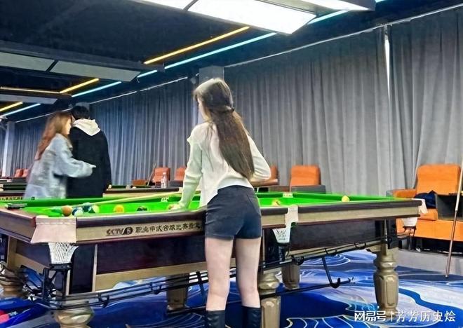 包间暗藏玄机美女陪练988包一杆进洞k8凯发入口台球厅被曝“特殊服务”(图8)
