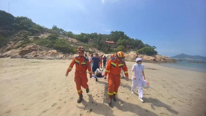 ”！打卡拍照再美也不能用生命对焦凯发K8登录入口警惕拍照“雷区(图8)